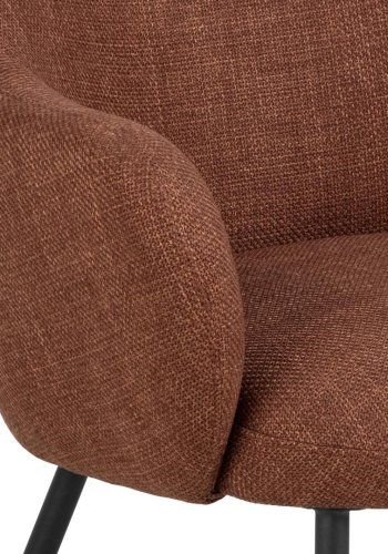 ACT NORDIC Spencer Loungesessel mit Armlehnen – Terrakotta-Stoff und schwarzer Stahl