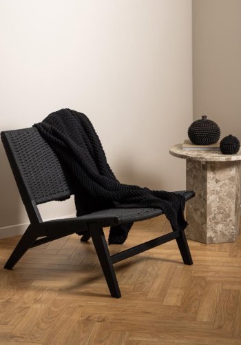 ACT NORDIC Carson lenestol - matt svart papirkurv med vevd mnster og matt svart NC-lakkert eik