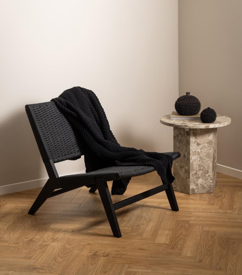 ACT NORDIC Carson lenestol - matt svart papirkurv med vevd mnster og matt svart NC-lakkert eik