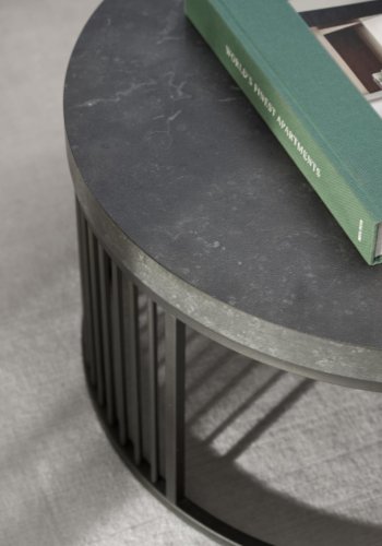 ACT NORDIC Strington Couchtisch, rund – mattschwarzes Izmir-Melamin und schwarzer Stahl (65)