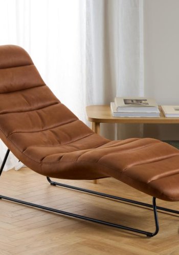 ACT NORDIC Chaplin sjeselong, med horisontale smmer - konjakkblanding i stoff og svart stl (63x156)