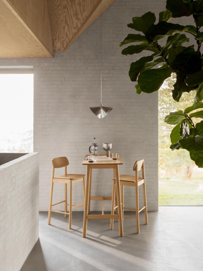 ACT NORDIC Barlow Barhocker, mit Rückenlehne, Fußstütze - Eiche Acryllack Eichenfurnier und Eiche Acryllack Kautschukholz