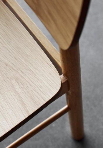 ACT NORDIC Barlow Barhocker, mit Rückenlehne, Fußstütze - Eiche Acryllack Eichenfurnier und Eiche Acryllack Kautschukholz