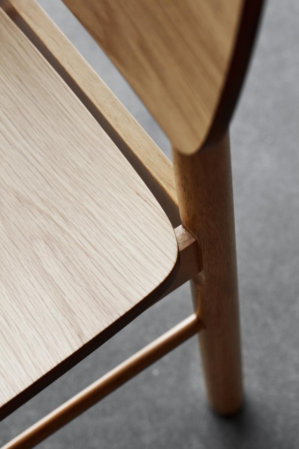 ACT NORDIC Barlow Barhocker, mit Rückenlehne, Fußstütze - Eiche Acryllack Eichenfurnier und Eiche Acryllack Kautschukholz