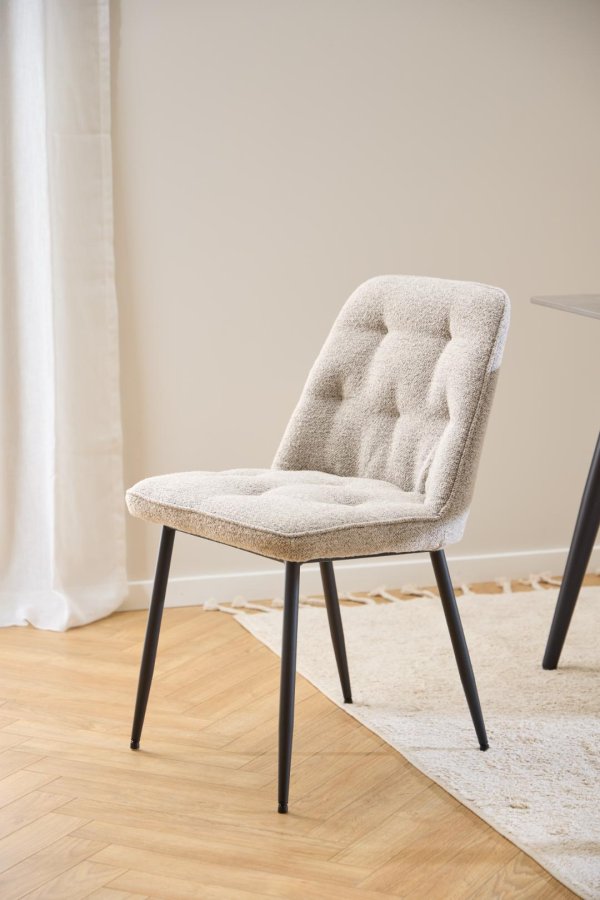 ACT NORDIC Brooke Esszimmerstuhl - beiger Stoff und schwarzer Stahl