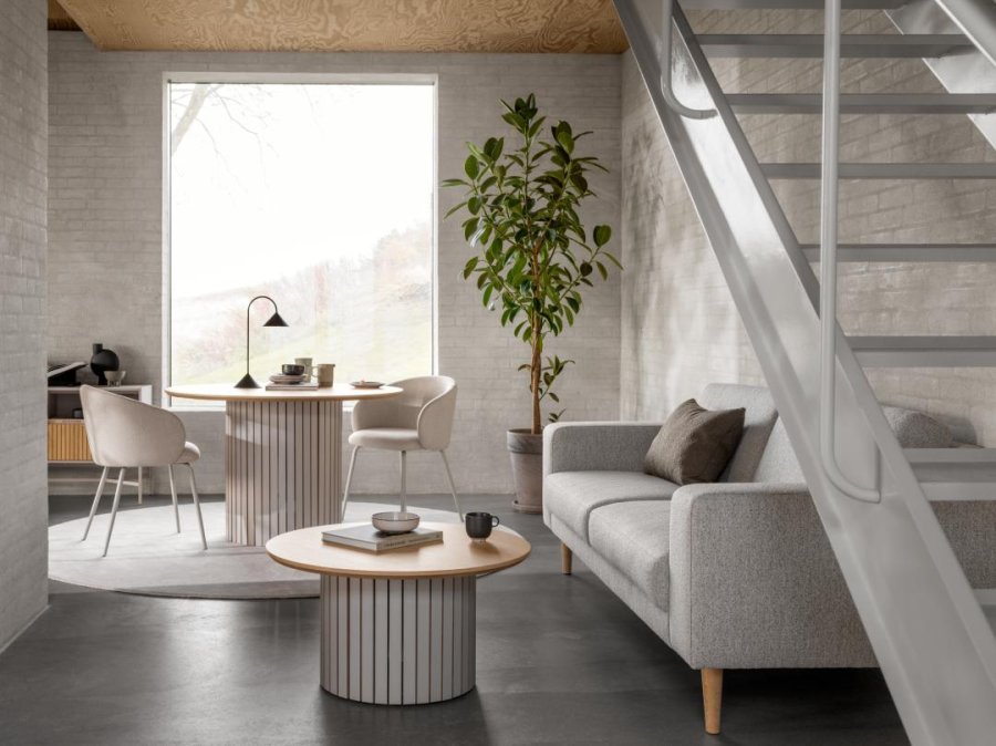 ACT NORDIC Eleanor Esszimmerstuhl, mit Armlehnen – beiger Stoff und grauer Stahl