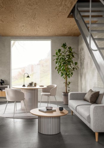 ACT NORDIC Eleanor Esszimmerstuhl, mit Armlehnen – beiger Stoff und grauer Stahl