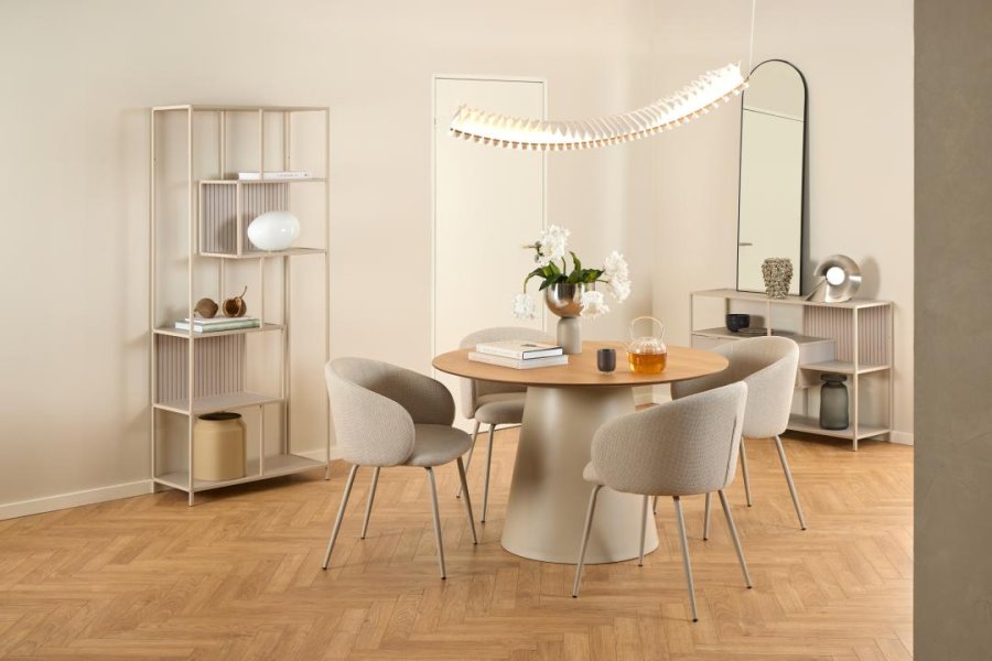 ACT NORDIC Eleanor Esszimmerstuhl, mit Armlehnen – beiger Stoff und grauer Stahl