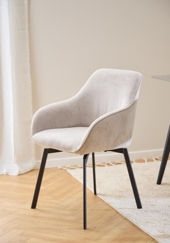 ACT NORDIC Clara spisestuestol, med armlener og svingbar retur - beige stoff og svart stl