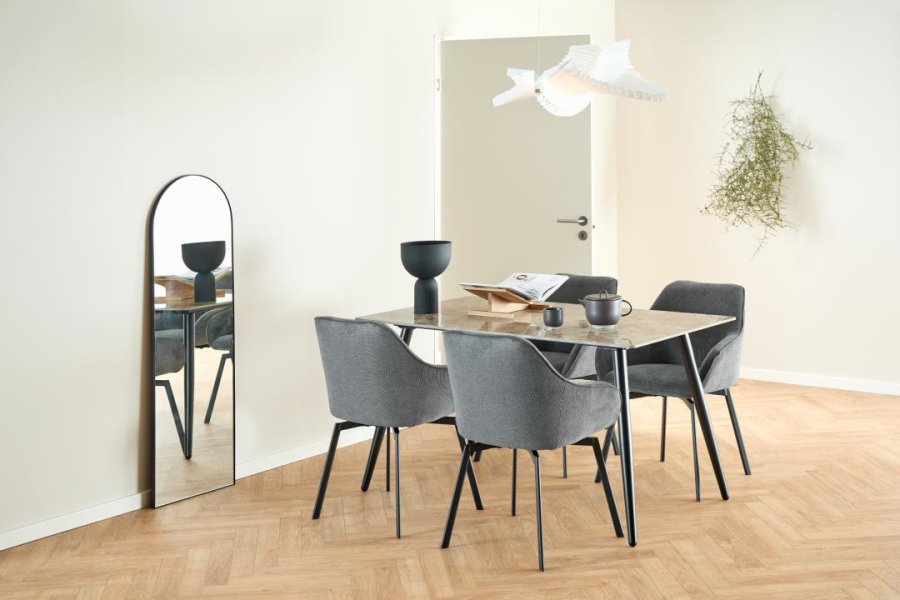 ACT NORDIC Clara spisestuestol, med armlener og retursving - antrasittgrtt stoff og svart stl