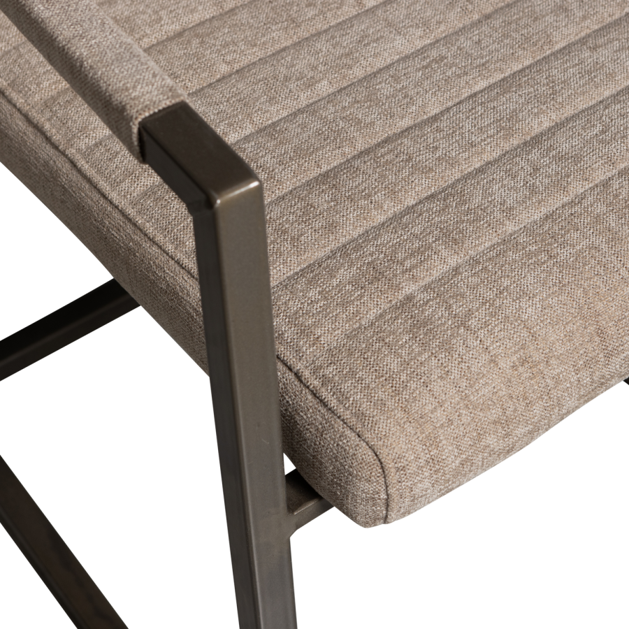 WOOOD Bas spisebordsstol, m. armln - sand melange stof og sort metal