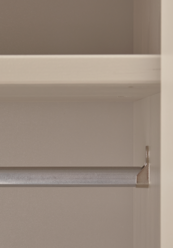 WOOOD RAIN GARDEROB MED 2 DÖRRAR I FURU [fsc]