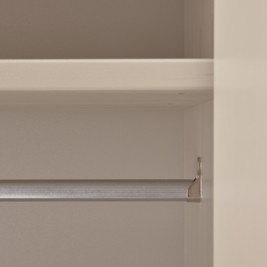 WOOOD RAIN GARDEROB MED 2 DÖRRAR I FURU [fsc]