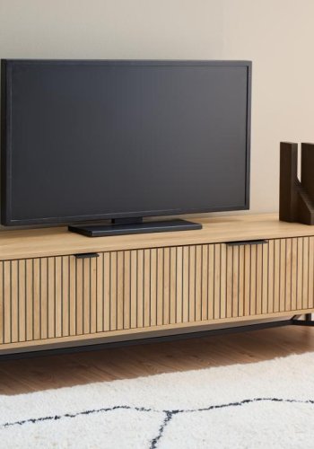 ACT NORDIC Jaipur TV-Tisch, Platte, Rahmen und 3 Tren aus Melamin in rauer Eiche, Rahmen aus mattschwarzem, rauem, pulverbeschichtetem Stahl, 176,4 x 40 x 45 cm