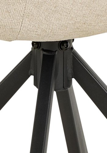 ACT NORDIC Carlton spisestuestol, Apia stoff beige 453, 4-stjerners understell mattsvart, grovt pulverlakkert stl med svingfunksjon og pocketfjrer, eske med 2 stk.