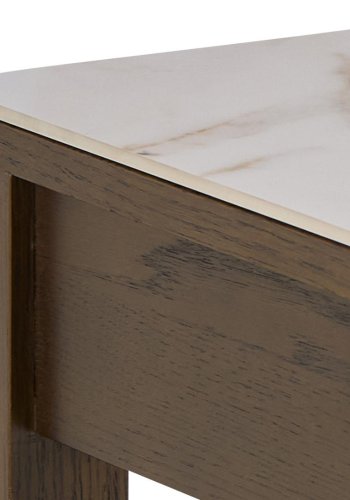 ACT NORDIC Southampton quadratischer Ecktisch, Platte cremefarben polierte Keramik, Schublade und Rahmen aus geruchertem NC-Lack-Eichenfurnier mit organischer Kante und verstecktem Stauraum, 45 x 45 x 45 cm