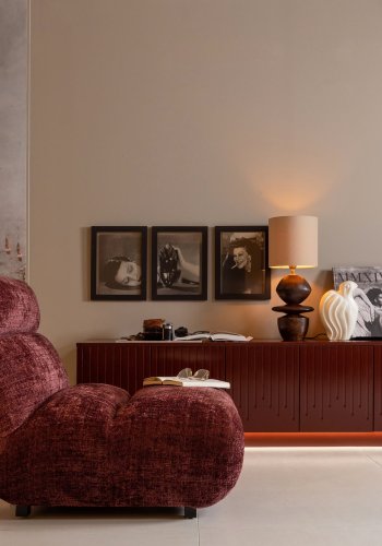 WOOOD Observe lnestol - aubergine chenille polyester stof