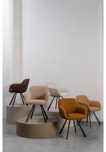 WOOOD Juno spisebordsstol, m. armln - natur mesh og sort metal