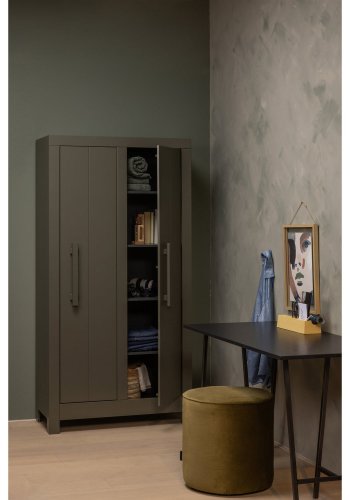 WOOOD Bobby skab, m. 2 lger og 8 hylder - skovgrn fyrretr