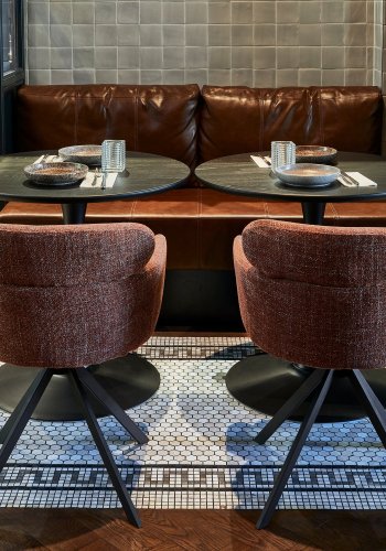 WOOOD BISTRO TRUMPETBEN METALLBEN MATTA SVART 72x60CM