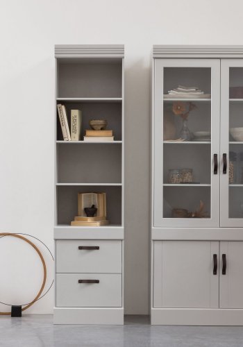 WOOOD Bold bogreol, m. 3 hylder og 2 skuffer - snehvid fyrretr