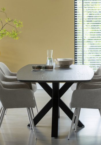 TRÄKORSFORMADE BEN METALL SVART