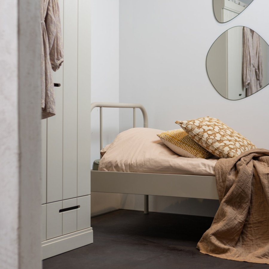 WOOOD MATA ENKELTSENG METAL SAND 90x200CM