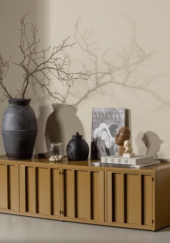 WOOOD Level TV-bord, m. 4 l�ger og hylde - honninggul metal (160x44)