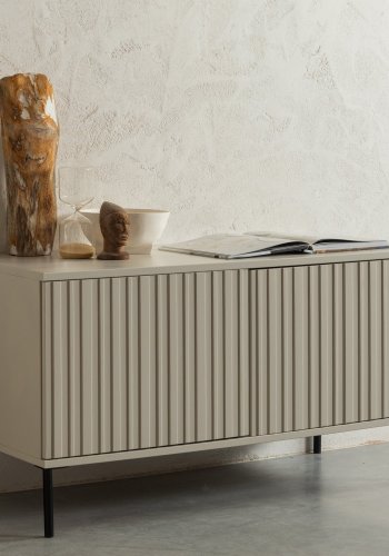 WOOOD New Gravure TV-bord,, m. 2 l�ger og 2 hylder - st�vgr� fyrretr� og sort metal (100x44)