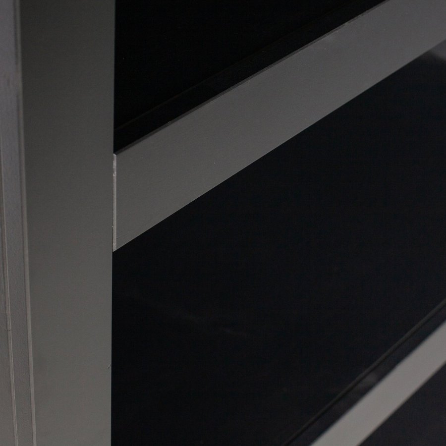 ÖPPET SKP I TRÄBONK I MATTSVART FURU [fsc]