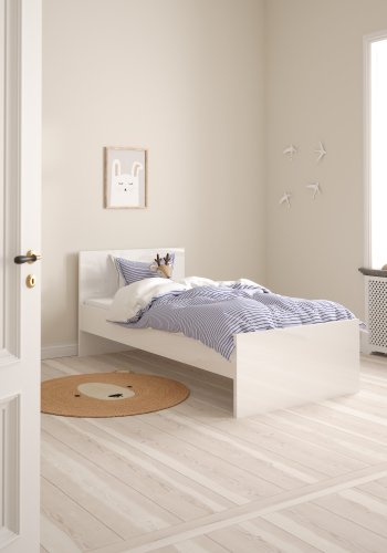 TVILUM Naia S&auml;ngram - Vit H&ouml;gglans (90 x 190 cm)