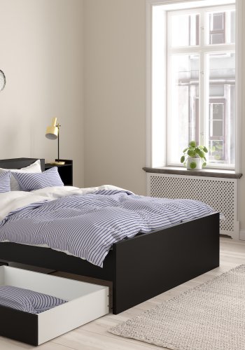 TVILUM Naia S&auml;ngram - Mattsvart (160 x 200 cm)