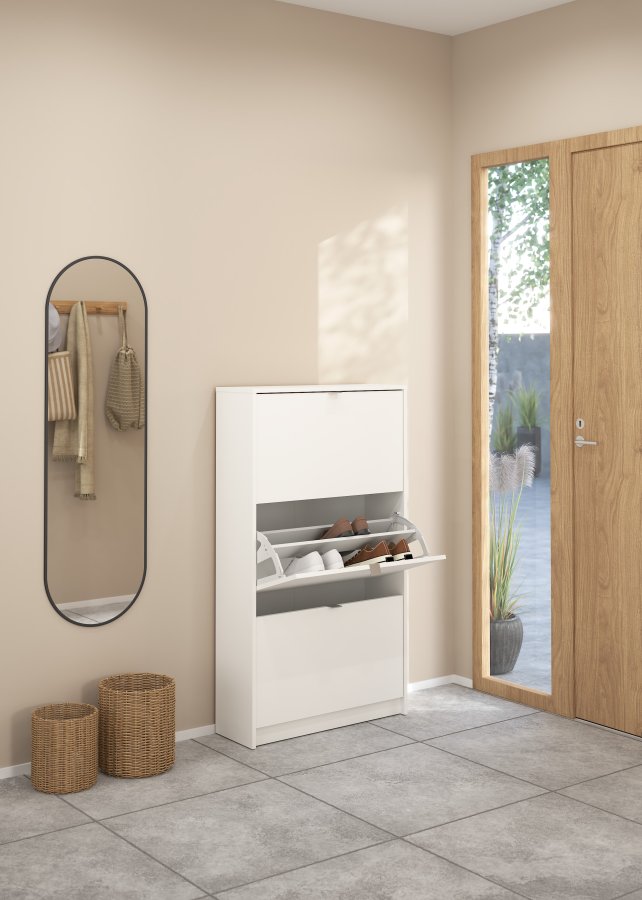 TVILUM Shoes skosk�p - vitt tr&auml;, med 3 vikd&ouml;rrar och 2 fack