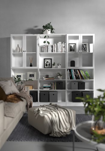 TVILUM Basic B&uuml;cherregal - Klarglas und Wei&szlig;, mit 2 T&uuml;ren und 4 Regalen (H: 203,2 cm x 79 cm x 28,3 cm)