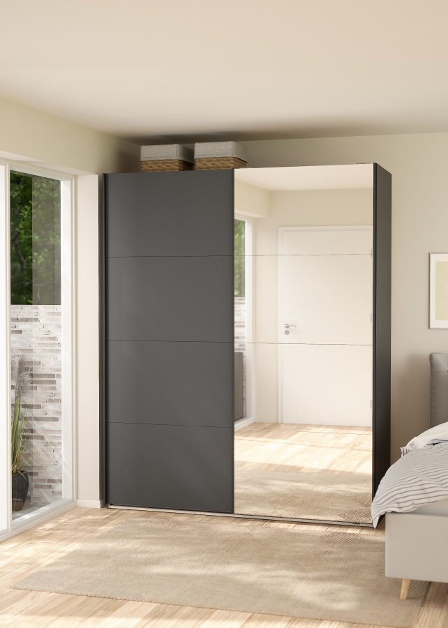 TVILUM Bergamo Garderob med 1 skjutd&ouml;rr + 1 skjutd&ouml;rr med spegel 180 x 220 cm - Paket