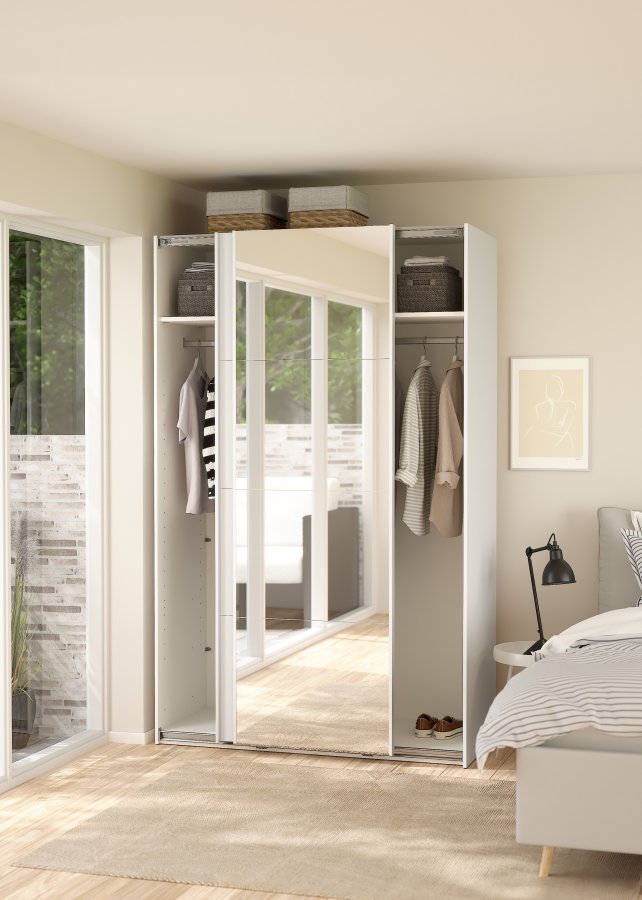 TVILUM Bergamo Garderob med 1 skjutd&ouml;rr + 1 skjutd&ouml;rr med spegel 140 x 220 cm - Paket