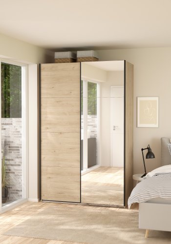 TVILUM Bergamo Garderob med 1 skjutd�rr + 1 skjutd�rr med spegel 140 x 220 cm - Paket