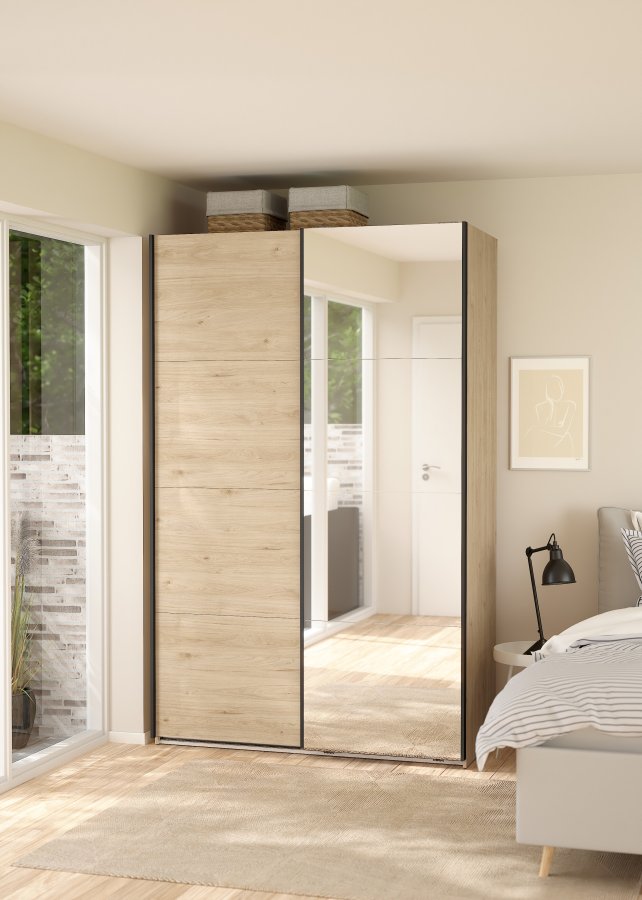 TVILUM Bergamo Garderob med 1 skjutd&ouml;rr + 1 skjutd&ouml;rr med spegel 140 x 220 cm - Paket