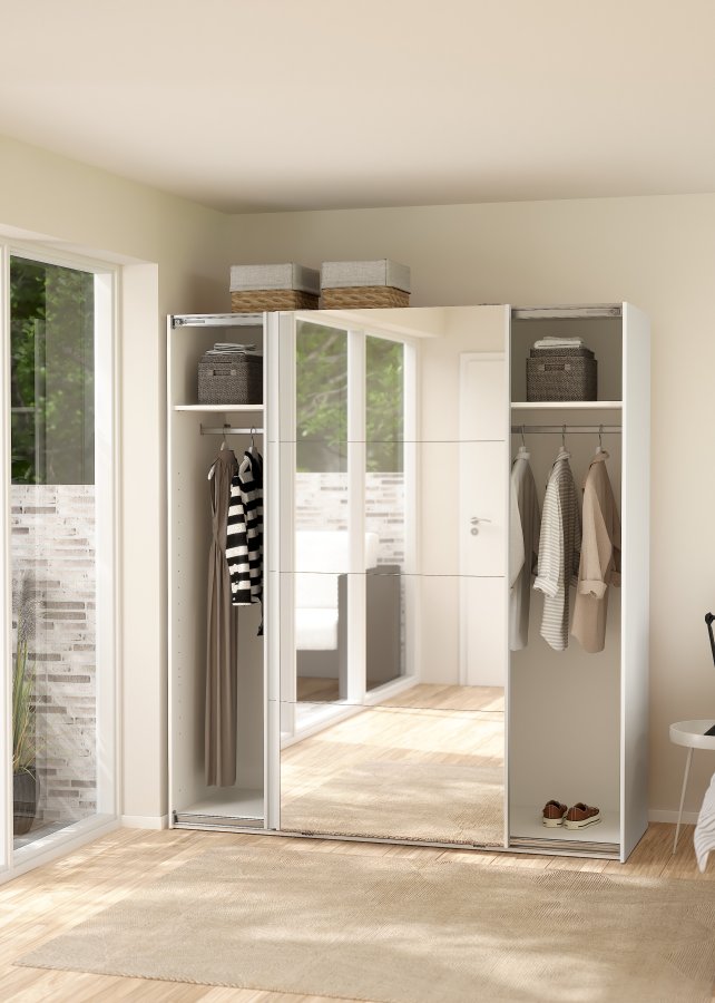 TVILUM Bergamo Garderob med 1 skjutd&ouml;rr + 1 skjutd&ouml;rr med spegel 180 x 200 cm - Paket