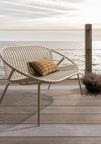 WOOOD Bruce tr�dg�rdsb�nk med 2 sittplatser, pp/metall, sand