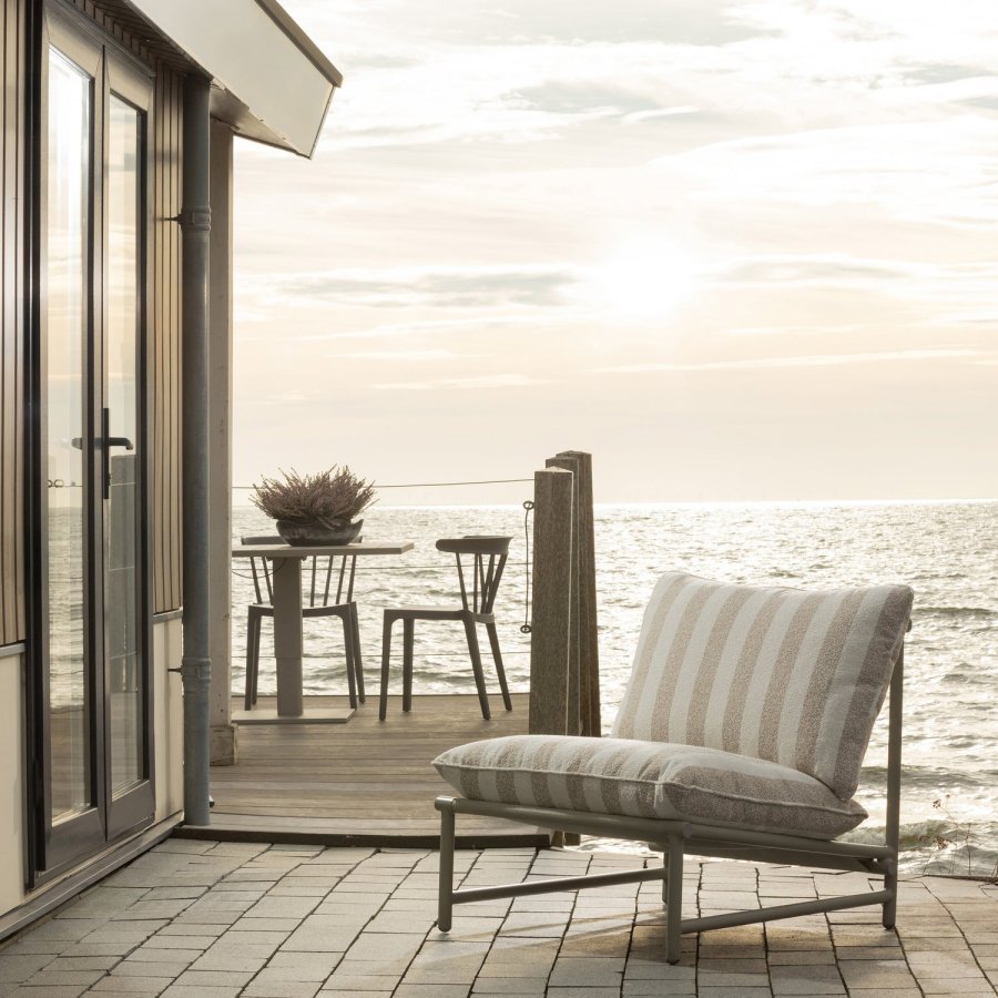 WOOOD Elvo hagestol aluminium stripete hvit/sand