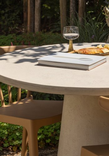 WOOOD Kevon hagebord rundt �100 cm armert betong naturfarget