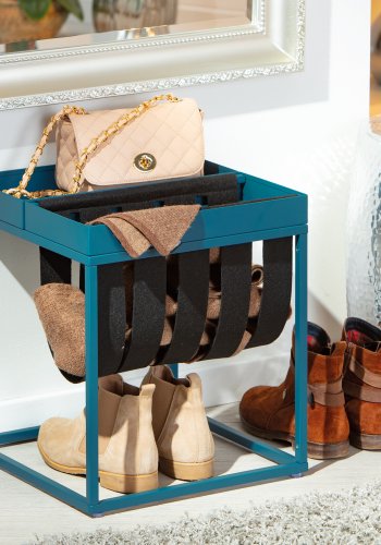 NORDIC LIVING COLLECTION Sidobord Club NY Magazine Scandinavian Bl�/filt svart med hyllplan f&ouml;r tidskrifter.
