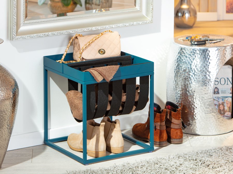 NORDIC LIVING COLLECTION Sidobord Club NY Magazine Scandinavian Bl�/filt svart med hyllplan f&ouml;r tidskrifter.