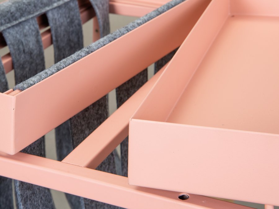 NORDIC LIVING COLLECTION Sidobord Club NY Magazine Mellow rosa/filtgr� med hylla f&ouml;r tidskrifter.