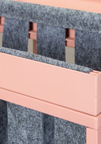 NORDIC LIVING COLLECTION Sidobord Club NY Magazine Mellow rosa/filtgr� med hylla f&ouml;r tidskrifter.