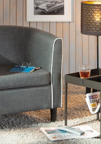 NORDIC LIVING COLLECTION Sidobord Club NY Magazine Antracit/filt med hyllplan f&ouml;r tidskrifter.