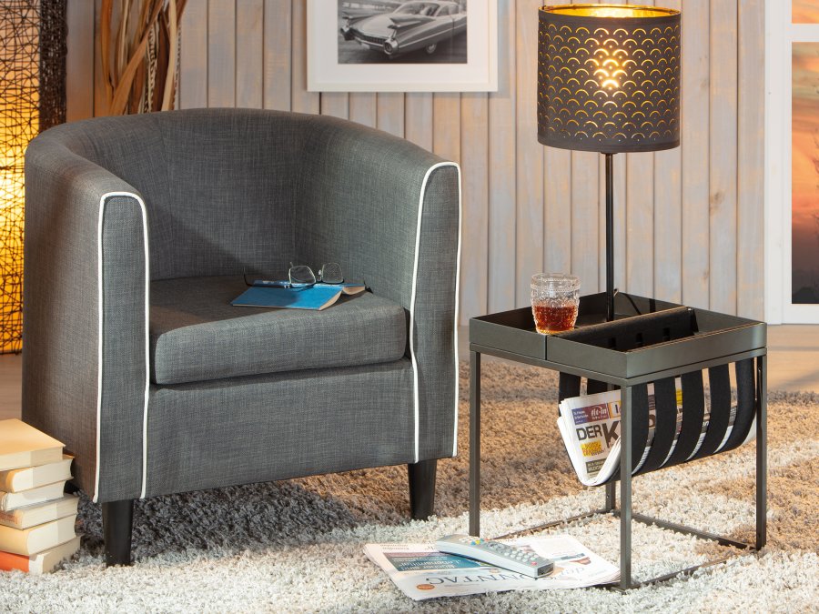 NORDIC LIVING COLLECTION Sidobord Club NY Magazine Antracit/filt med hyllplan f&ouml;r tidskrifter.