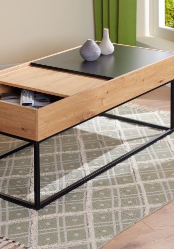 NORDIC LIVING COLLECTION Filora salongbord i svart eik med h�ndlaget finish og god plass p� bordplaten.