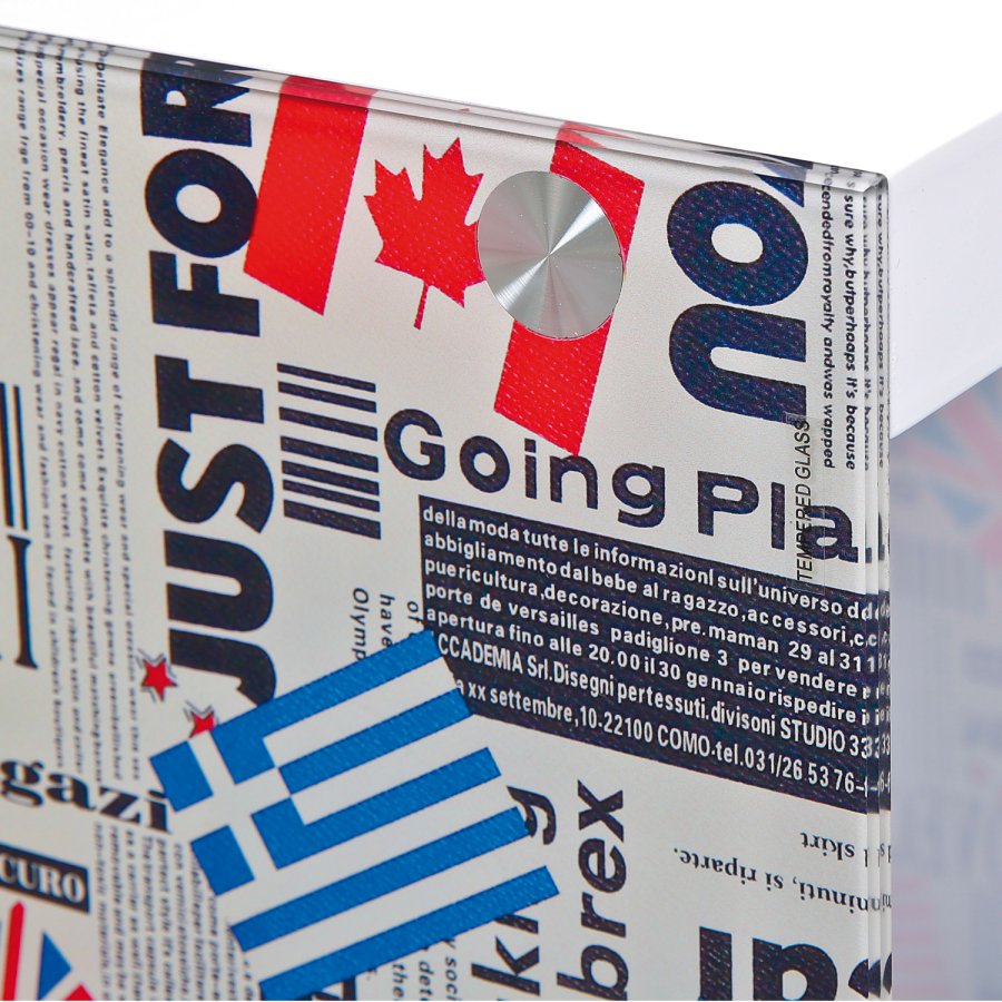 NORDIC LIVING COLLECTION Vitt sidobord med Flagcube-logotyp och 2 hyllor